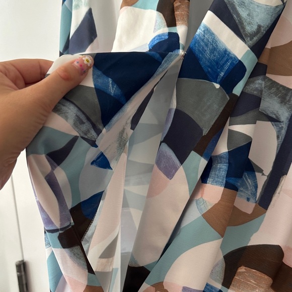 WYNNE LAYERS | Matte Jersey Twist Top With Lapel - Picture 5 of 12